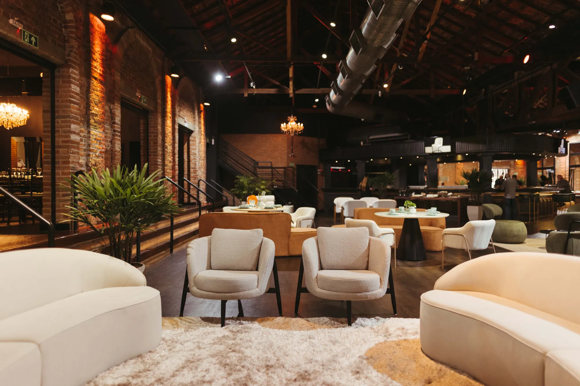 Ambiente com estofados Combinare